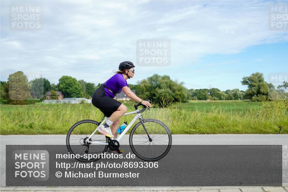31.08.2025 - Elbe Triathlon Hamburg Michael Burmester http://msf.ph/oto/8693306 31.08.2025 11:07:09 Radfahren 952, 1340, 1477, 1556, 1618 meine-sportfotos.de