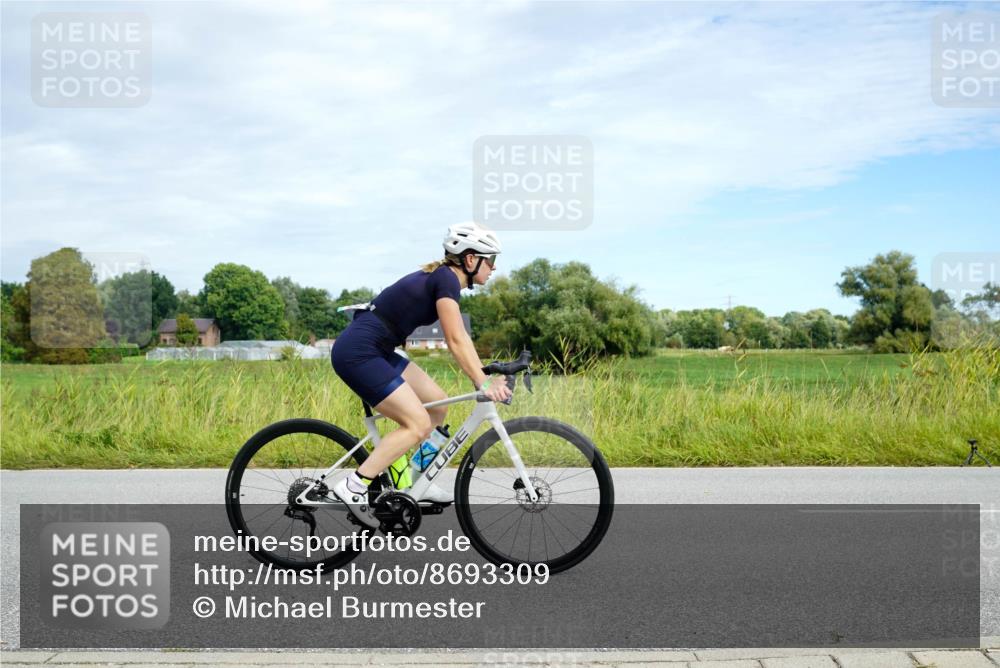31.08.2025 - Elbe Triathlon Hamburg Michael Burmester http://msf.ph/oto/8693309 31.08.2025 11:07:29 Radfahren 1294, 1554, 1611 meine-sportfotos.de