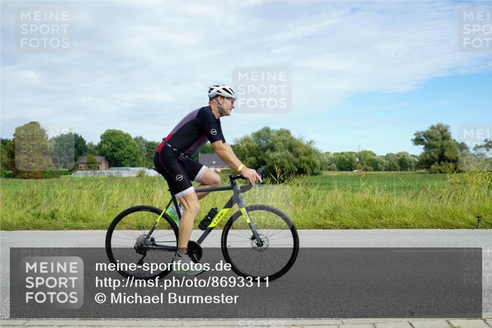 31.08.2025 - Elbe Triathlon Hamburg Michael Burmester http://msf.ph/oto/8693311 31.08.2025 11:07:34 Radfahren 1294, 1524, 1554 meine-sportfotos.de