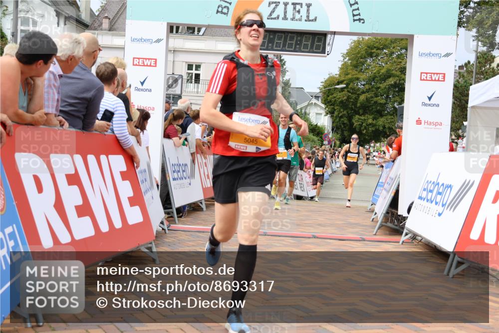 31.08.2025 - 21. Blankeneser Heldenlauf Strokosch-Dieckow http://msf.ph/oto/8693317 31.08.2025 12:36:50 Ziel 5230, 5045, 5201, 5634, 5304, 4245 meine-sportfotos.de
