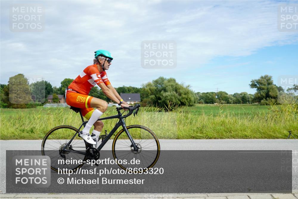 31.08.2025 - Elbe Triathlon Hamburg Michael Burmester http://msf.ph/oto/8693320 31.08.2025 11:07:48 Radfahren 1293, 1419, 1501, 1593 meine-sportfotos.de