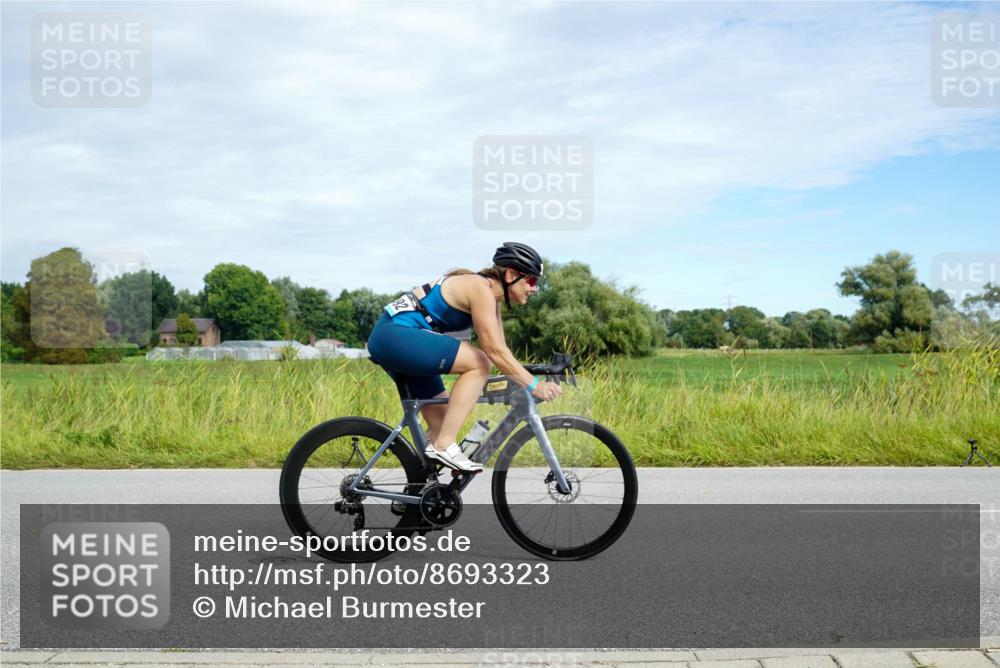 31.08.2025 - Elbe Triathlon Hamburg Michael Burmester http://msf.ph/oto/8693323 31.08.2025 11:08:16 Radfahren 1271, 1413, 1434, 1469, 1492 meine-sportfotos.de