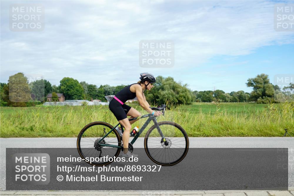 31.08.2025 - Elbe Triathlon Hamburg Michael Burmester http://msf.ph/oto/8693327 31.08.2025 11:08:19 Radfahren 1271, 1413, 1434, 1469, 1492 meine-sportfotos.de