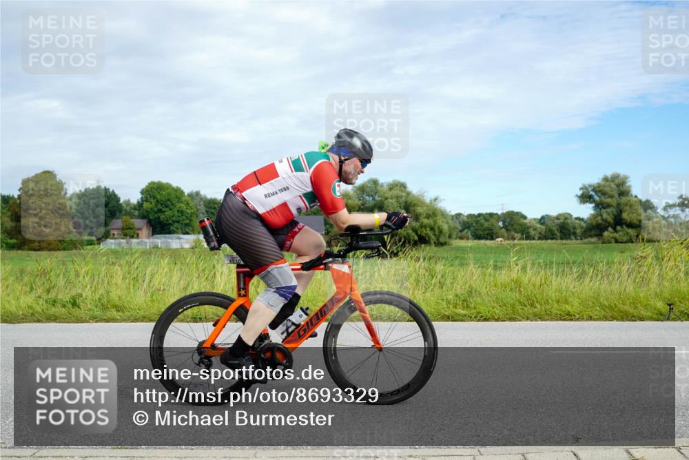 31.08.2025 - Elbe Triathlon Hamburg Michael Burmester http://msf.ph/oto/8693329 31.08.2025 11:08:22 Radfahren 1271, 1413, 1434, 1469 meine-sportfotos.de