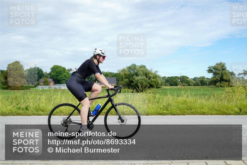 31.08.2025 - Elbe Triathlon Hamburg Michael Burmester http://msf.ph/oto/8693334 31.08.2025 11:08:45 Radfahren 1290, 1563 meine-sportfotos.de