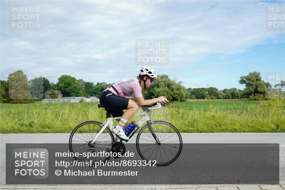 31.08.2025 - Elbe Triathlon Hamburg Michael Burmester http://msf.ph/oto/8693342 31.08.2025 11:09:02 Radfahren 1389, 1487, 1513 meine-sportfotos.de