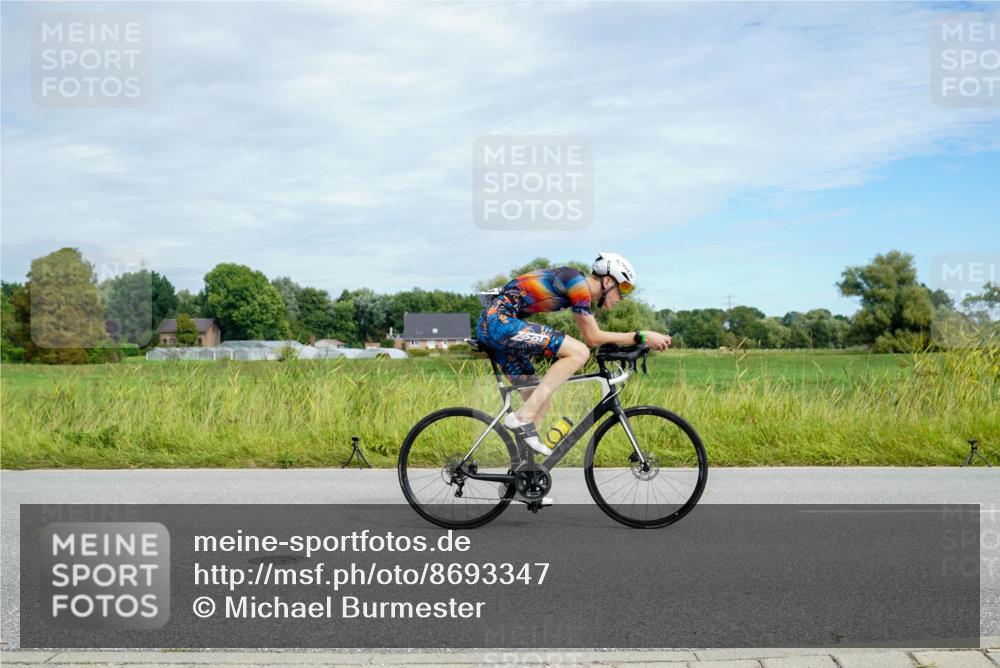 31.08.2025 - Elbe Triathlon Hamburg Michael Burmester http://msf.ph/oto/8693347 31.08.2025 11:09:19 Radfahren 1381, 1494, 1600 meine-sportfotos.de