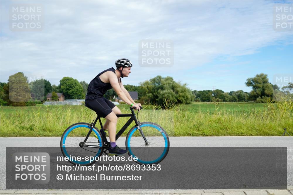 31.08.2025 - Elbe Triathlon Hamburg Michael Burmester http://msf.ph/oto/8693353 31.08.2025 11:09:36 Radfahren 1509, 1589 meine-sportfotos.de