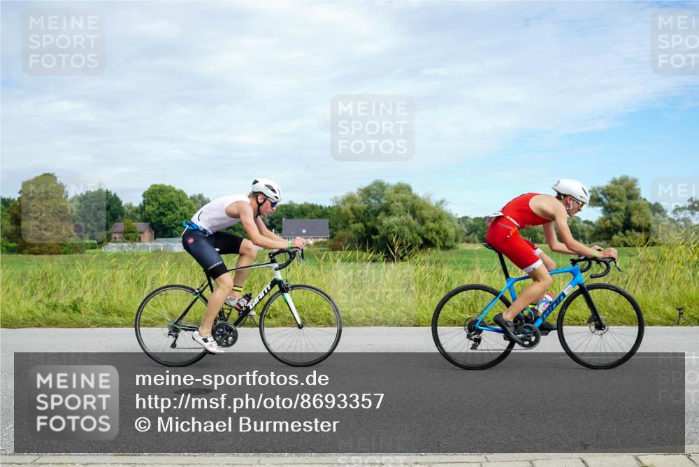 31.08.2025 - Elbe Triathlon Hamburg Michael Burmester http://msf.ph/oto/8693357 31.08.2025 11:09:55 Radfahren 1421, 1436, 1599, 1607 meine-sportfotos.de