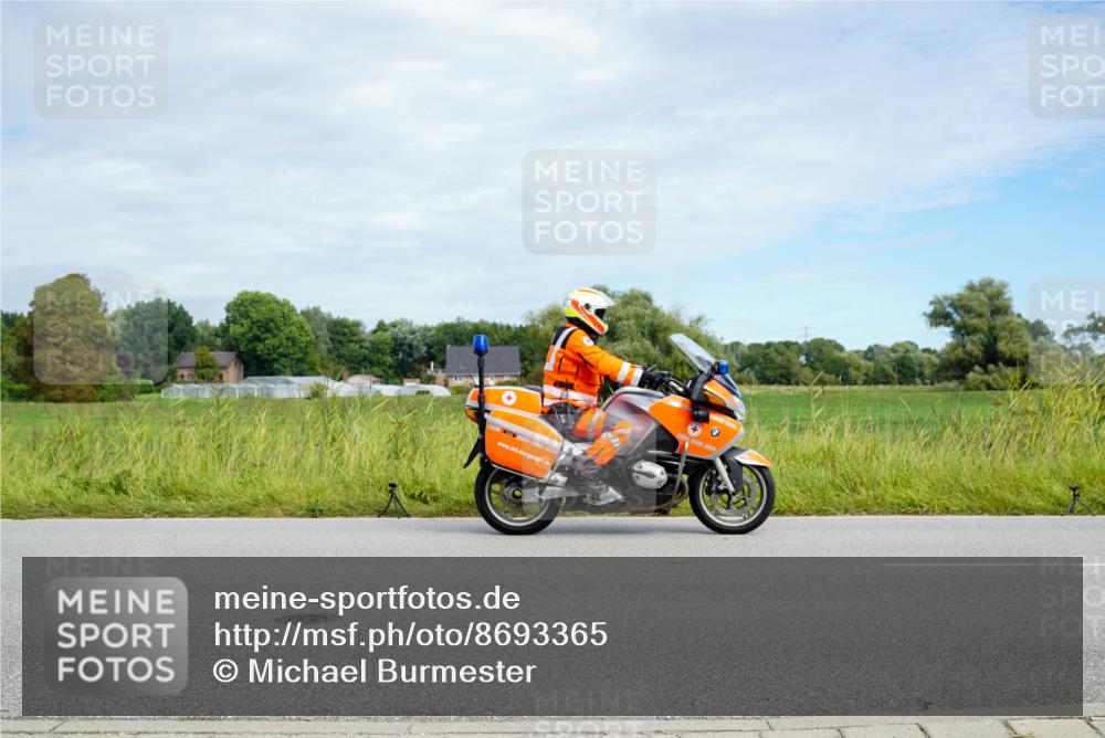 31.08.2025 - Elbe Triathlon Hamburg Michael Burmester http://msf.ph/oto/8693365 31.08.2025 11:10:16 Radfahren 1411, 1416, 1437 meine-sportfotos.de