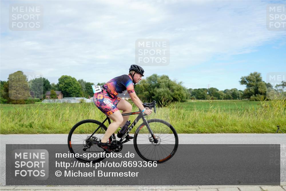 31.08.2025 - Elbe Triathlon Hamburg Michael Burmester http://msf.ph/oto/8693366 31.08.2025 11:10:20 Radfahren 1411, 1416, 1422, 1437, 1601 meine-sportfotos.de