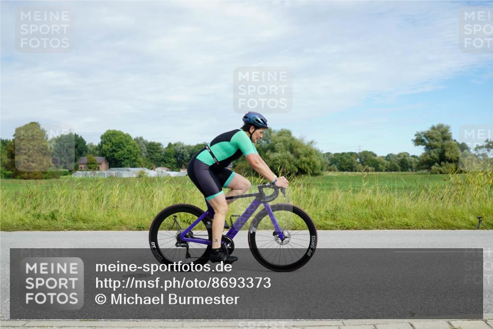 31.08.2025 - Elbe Triathlon Hamburg Michael Burmester http://msf.ph/oto/8693373 31.08.2025 11:10:27 Radfahren 1422, 1425, 1429, 1484, 1601 meine-sportfotos.de