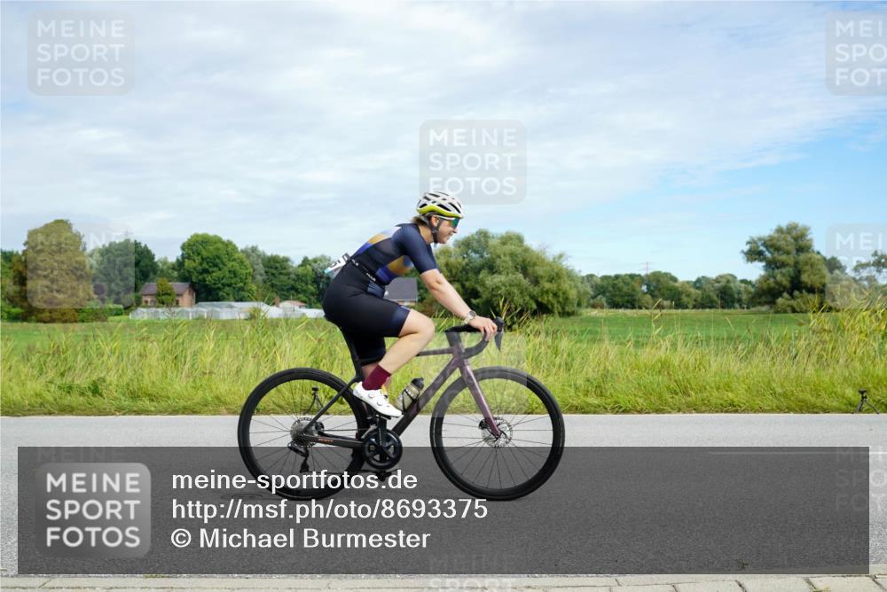 31.08.2025 - Elbe Triathlon Hamburg Michael Burmester http://msf.ph/oto/8693375 31.08.2025 11:10:31 Radfahren 1335, 1388, 1396, 1425, 1429, 1484, 1550 meine-sportfotos.de