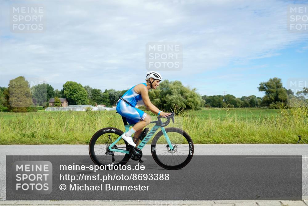 31.08.2025 - Elbe Triathlon Hamburg Michael Burmester http://msf.ph/oto/8693388 31.08.2025 11:10:47 Radfahren 988, 1365 meine-sportfotos.de
