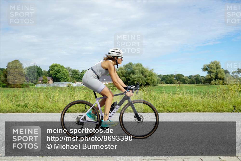 31.08.2025 - Elbe Triathlon Hamburg Michael Burmester http://msf.ph/oto/8693390 31.08.2025 11:10:58 Radfahren 1380 meine-sportfotos.de
