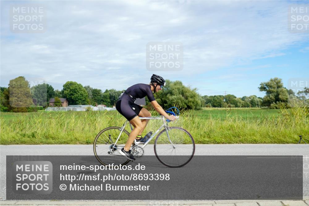 31.08.2025 - Elbe Triathlon Hamburg Michael Burmester http://msf.ph/oto/8693398 31.08.2025 11:11:20 Radfahren 1410, 1431, 1606 meine-sportfotos.de