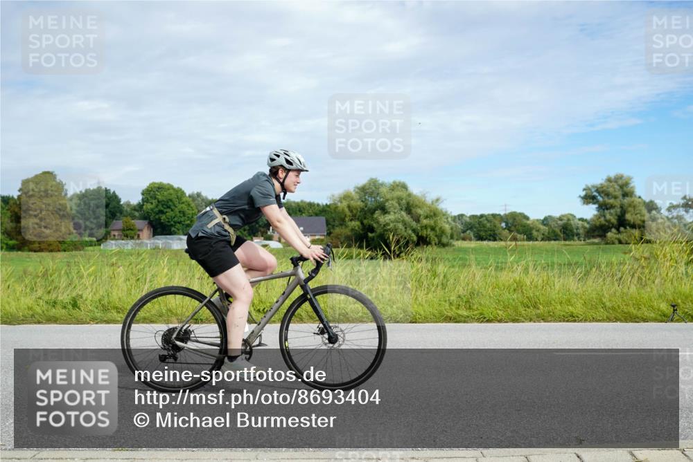 31.08.2025 - Elbe Triathlon Hamburg Michael Burmester http://msf.ph/oto/8693404 31.08.2025 11:11:31 Radfahren 1525, 1537 meine-sportfotos.de