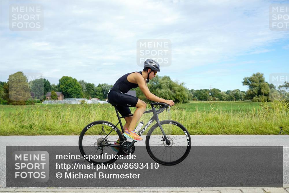 31.08.2025 - Elbe Triathlon Hamburg Michael Burmester http://msf.ph/oto/8693410 31.08.2025 11:11:57 Radfahren 1603 meine-sportfotos.de