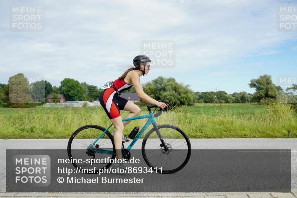 31.08.2025 - Elbe Triathlon Hamburg Michael Burmester http://msf.ph/oto/8693411 31.08.2025 11:12:07 Radfahren 1370 meine-sportfotos.de