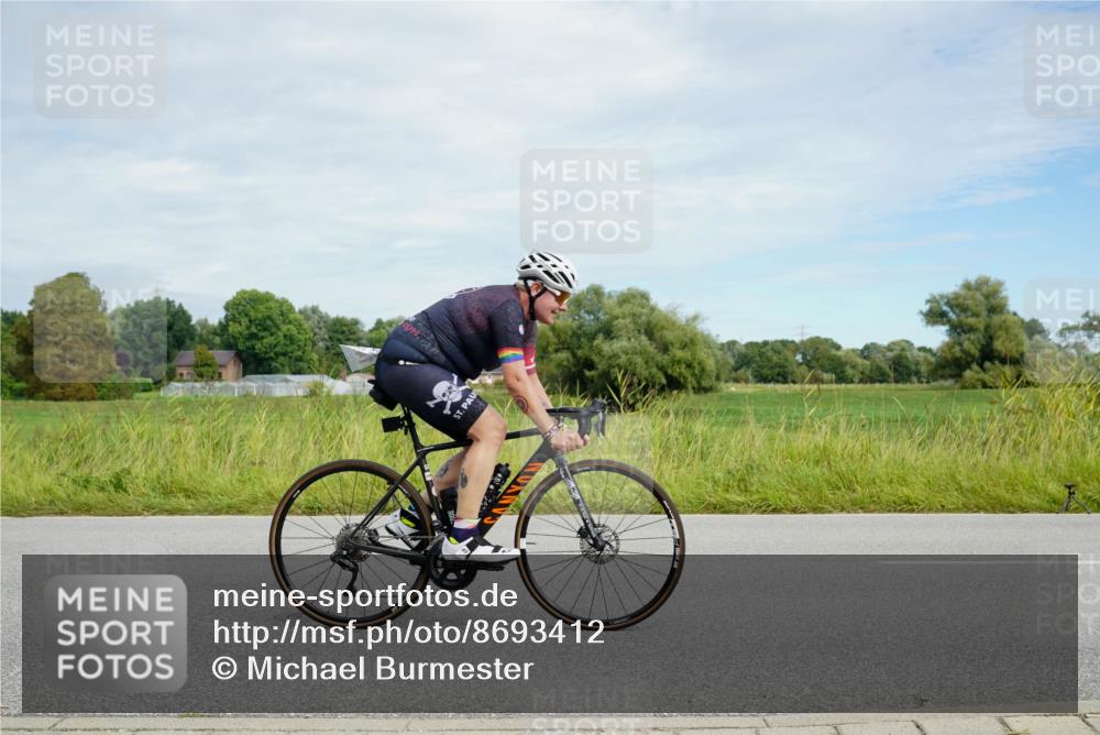 31.08.2025 - Elbe Triathlon Hamburg Michael Burmester http://msf.ph/oto/8693412 31.08.2025 11:12:20 Radfahren 1374, 1390, 1404, 1433, 1442, 1476, 1615 meine-sportfotos.de