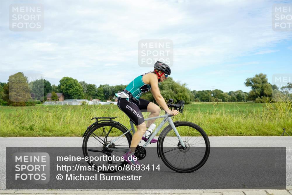 31.08.2025 - Elbe Triathlon Hamburg Michael Burmester http://msf.ph/oto/8693414 31.08.2025 11:12:20 Radfahren 1374, 1390, 1404, 1433, 1442, 1476, 1615 meine-sportfotos.de