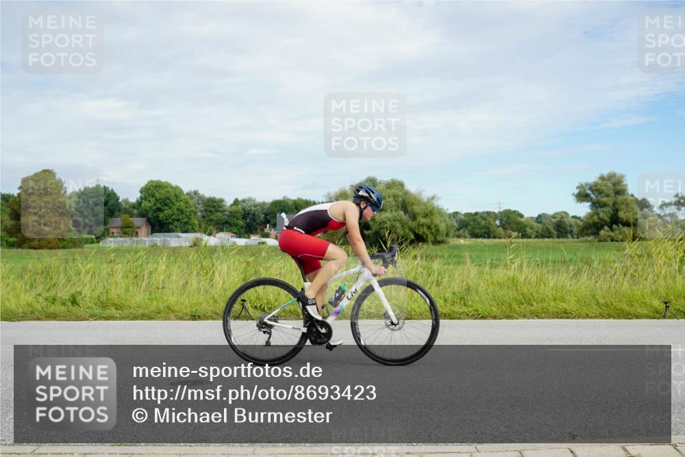 31.08.2025 - Elbe Triathlon Hamburg Michael Burmester http://msf.ph/oto/8693423 31.08.2025 11:12:33 Radfahren 1395, 1409, 1430, 1517, 1614 meine-sportfotos.de