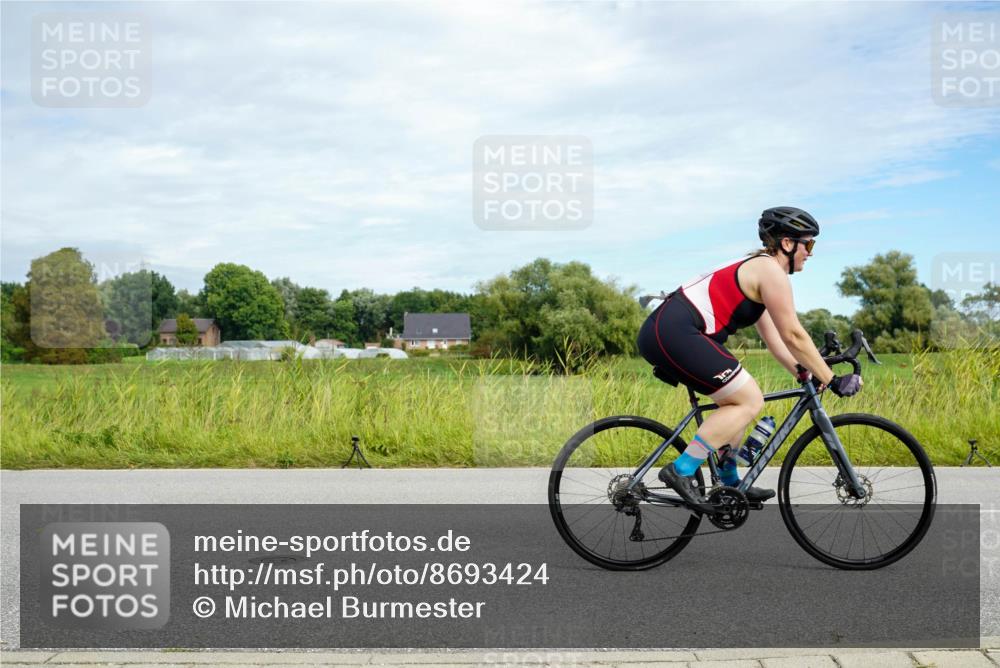 31.08.2025 - Elbe Triathlon Hamburg Michael Burmester http://msf.ph/oto/8693424 31.08.2025 11:12:34 Radfahren 1395, 1409, 1430, 1517, 1614 meine-sportfotos.de