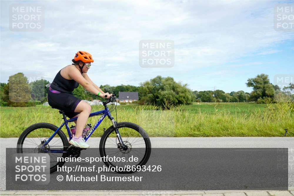 31.08.2025 - Elbe Triathlon Hamburg Michael Burmester http://msf.ph/oto/8693426 31.08.2025 11:12:38 Radfahren 1408, 1409, 1430, 1481, 1517 meine-sportfotos.de