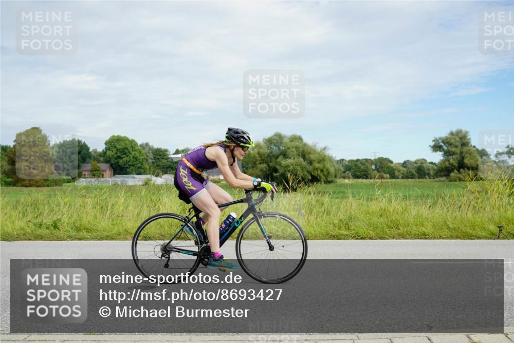 31.08.2025 - Elbe Triathlon Hamburg Michael Burmester http://msf.ph/oto/8693427 31.08.2025 11:12:41 Radfahren 1408, 1409, 1481, 1517 meine-sportfotos.de