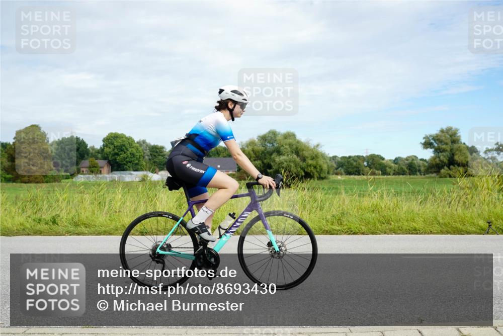 31.08.2025 - Elbe Triathlon Hamburg Michael Burmester http://msf.ph/oto/8693430 31.08.2025 11:12:43 Radfahren 1408, 1481, 1517 meine-sportfotos.de