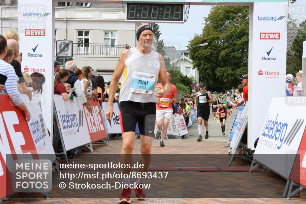 31.08.2025 - 21. Blankeneser Heldenlauf Strokosch-Dieckow http://msf.ph/oto/8693437 31.08.2025 12:36:42 Ziel 5230, 5437, 4245, 4033 meine-sportfotos.de