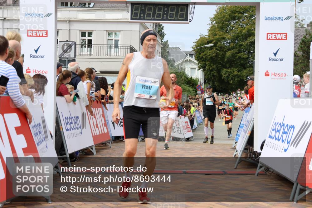 31.08.2025 - 21. Blankeneser Heldenlauf Strokosch-Dieckow http://msf.ph/oto/8693444 31.08.2025 12:36:42 Ziel 5230, 5437, 4245, 4033 meine-sportfotos.de