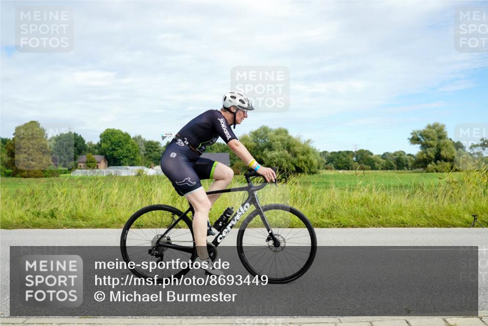 31.08.2025 - Elbe Triathlon Hamburg Michael Burmester http://msf.ph/oto/8693449 31.08.2025 11:14:20 Radfahren 1341, 1483 meine-sportfotos.de