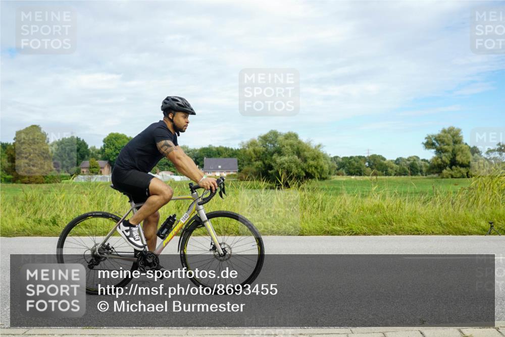 31.08.2025 - Elbe Triathlon Hamburg Michael Burmester http://msf.ph/oto/8693455 31.08.2025 11:14:31 Radfahren 1040, 1438, 1447, 1463, 1522 meine-sportfotos.de