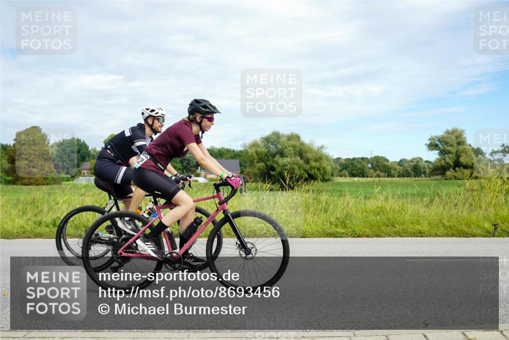 31.08.2025 - Elbe Triathlon Hamburg Michael Burmester http://msf.ph/oto/8693456 31.08.2025 11:14:36 Radfahren 1377, 1438, 1502, 1504, 1522 meine-sportfotos.de