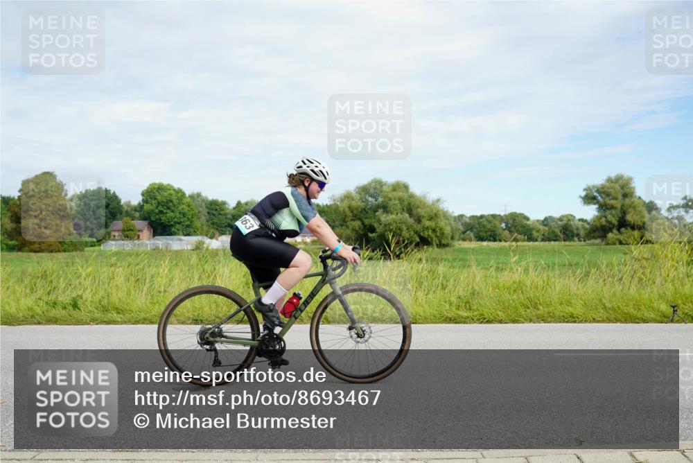 31.08.2025 - Elbe Triathlon Hamburg Michael Burmester http://msf.ph/oto/8693467 31.08.2025 11:14:50 Radfahren 1345, 1363, 1407, 1475, 1594 meine-sportfotos.de