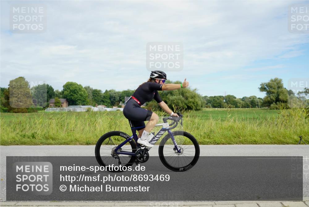 31.08.2025 - Elbe Triathlon Hamburg Michael Burmester http://msf.ph/oto/8693469 31.08.2025 11:14:53 Radfahren 1345, 1363, 1407, 1475, 1594 meine-sportfotos.de