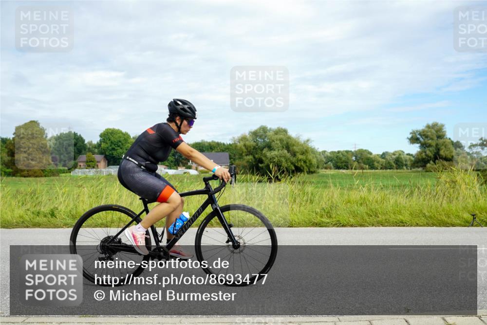 31.08.2025 - Elbe Triathlon Hamburg Michael Burmester http://msf.ph/oto/8693477 31.08.2025 11:15:21 Radfahren 1371, 1458 meine-sportfotos.de