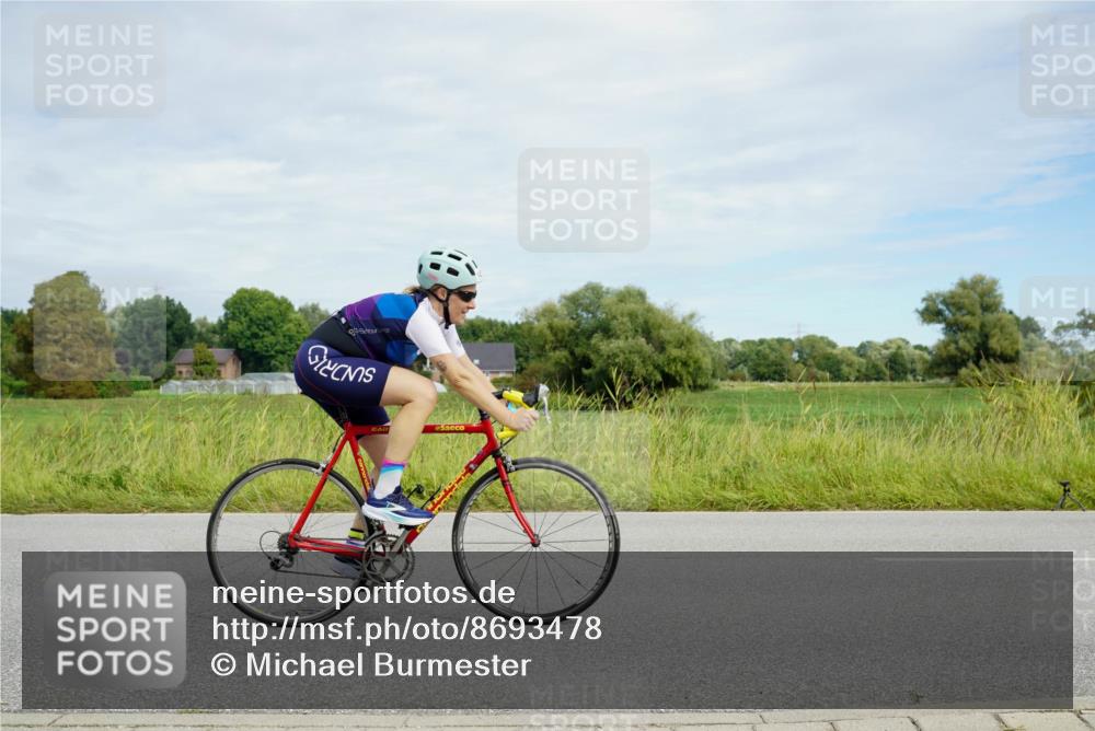 31.08.2025 - Elbe Triathlon Hamburg Michael Burmester http://msf.ph/oto/8693478 31.08.2025 11:15:24 Radfahren 1371, 1458 meine-sportfotos.de