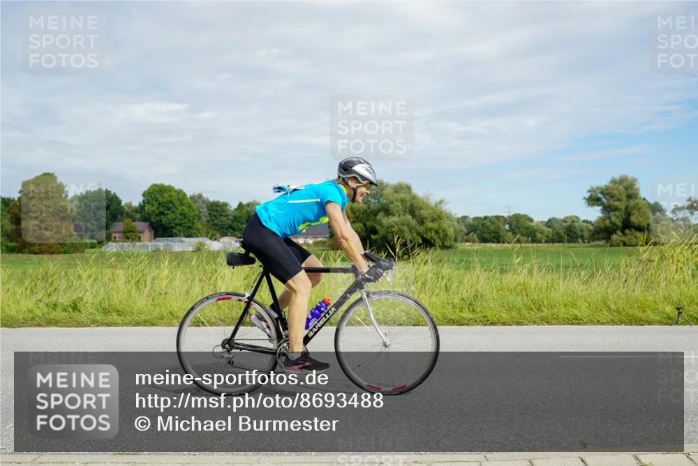 31.08.2025 - Elbe Triathlon Hamburg Michael Burmester http://msf.ph/oto/8693488 31.08.2025 11:16:10 Radfahren 1497 meine-sportfotos.de