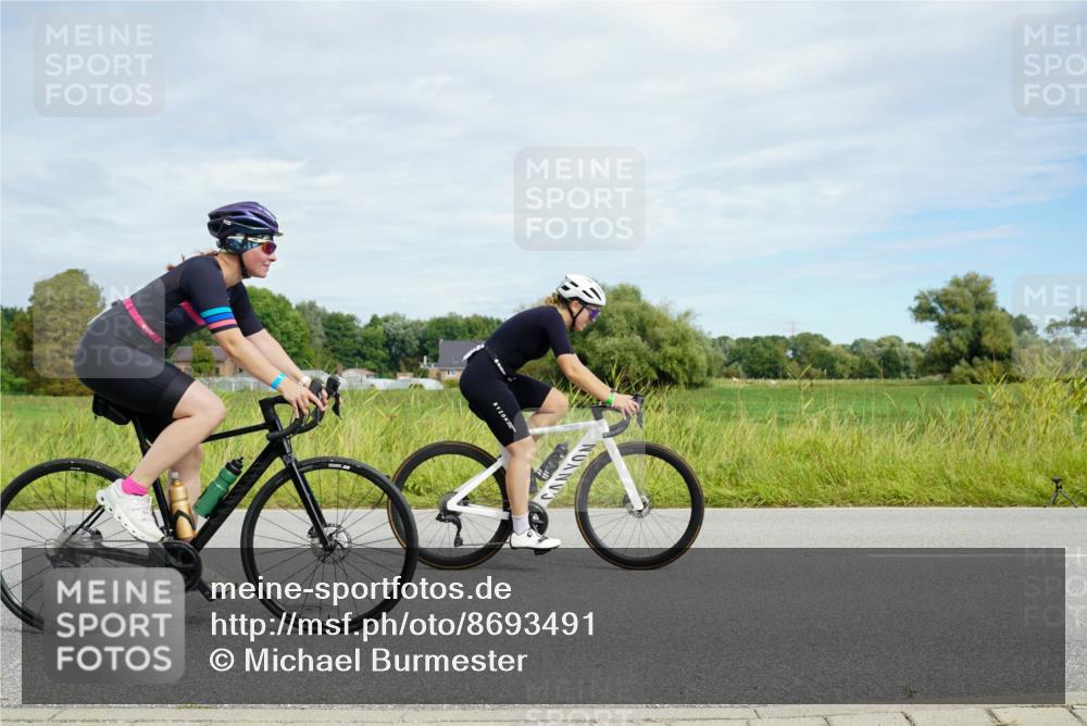 31.08.2025 - Elbe Triathlon Hamburg Michael Burmester http://msf.ph/oto/8693491 31.08.2025 11:16:37 Radfahren 1415, 1534 meine-sportfotos.de