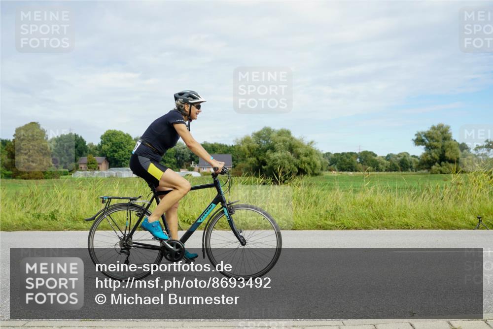 31.08.2025 - Elbe Triathlon Hamburg Michael Burmester http://msf.ph/oto/8693492 31.08.2025 11:16:54 Radfahren 1356, 1493, 1580 meine-sportfotos.de