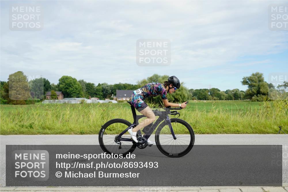 31.08.2025 - Elbe Triathlon Hamburg Michael Burmester http://msf.ph/oto/8693493 31.08.2025 11:16:56 Radfahren 1356, 1441, 1493, 1580 meine-sportfotos.de