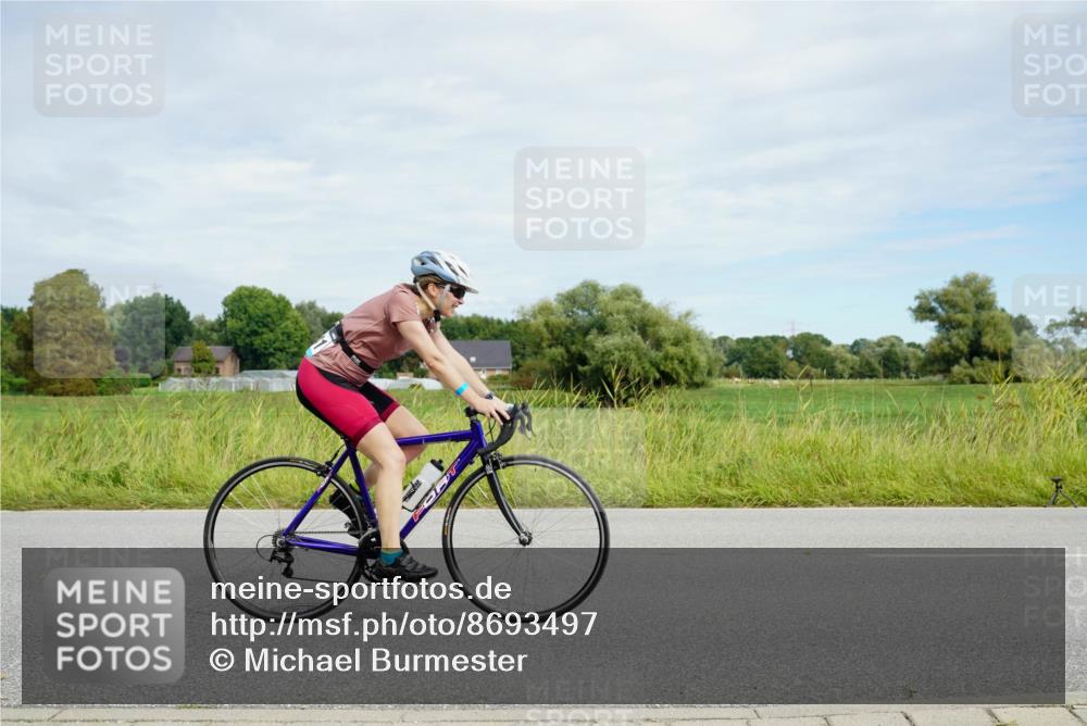 31.08.2025 - Elbe Triathlon Hamburg Michael Burmester http://msf.ph/oto/8693497 31.08.2025 11:17:01 Radfahren 1356, 1441, 1588 meine-sportfotos.de