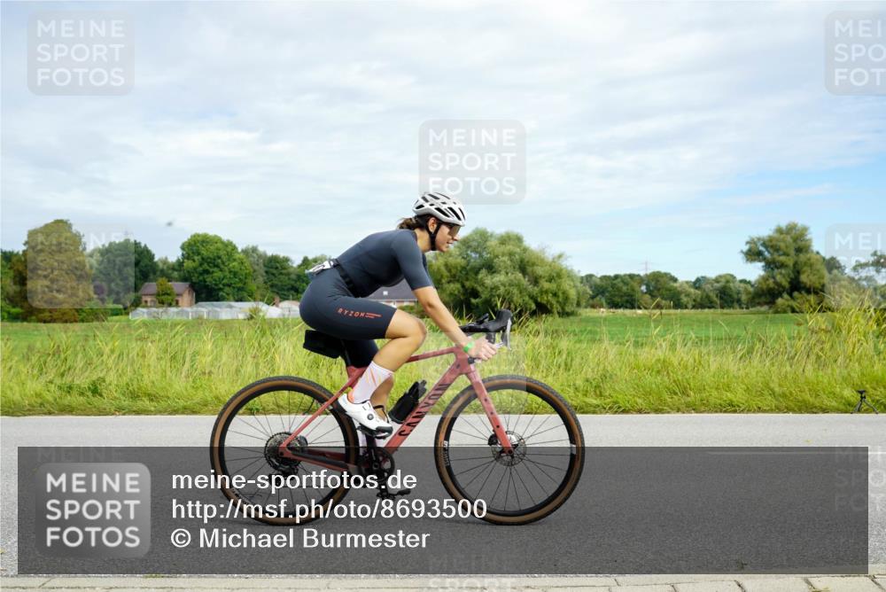 31.08.2025 - Elbe Triathlon Hamburg Michael Burmester http://msf.ph/oto/8693500 31.08.2025 11:17:24 Radfahren 1357, 1576 meine-sportfotos.de