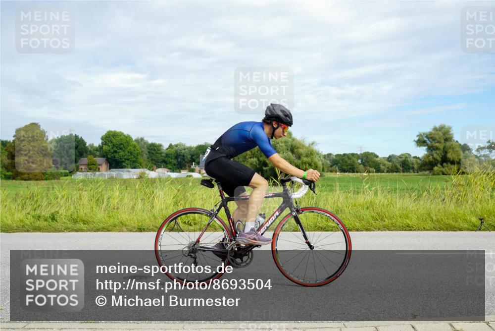 31.08.2025 - Elbe Triathlon Hamburg Michael Burmester http://msf.ph/oto/8693504 31.08.2025 11:17:39 Radfahren 1592 meine-sportfotos.de