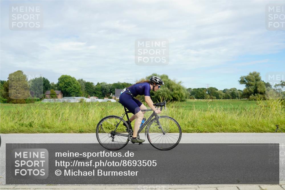 31.08.2025 - Elbe Triathlon Hamburg Michael Burmester http://msf.ph/oto/8693505 31.08.2025 11:17:52 Radfahren 1351, 1417, 1584 meine-sportfotos.de