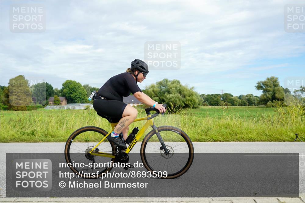 31.08.2025 - Elbe Triathlon Hamburg Michael Burmester http://msf.ph/oto/8693509 31.08.2025 11:18:00 Radfahren 1402, 1417, 1610 meine-sportfotos.de