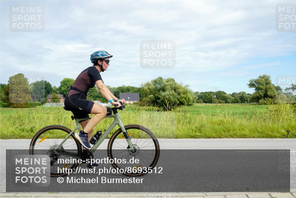 31.08.2025 - Elbe Triathlon Hamburg Michael Burmester http://msf.ph/oto/8693512 31.08.2025 11:18:16 Radfahren 1426, 1459, 1512, 1519 meine-sportfotos.de