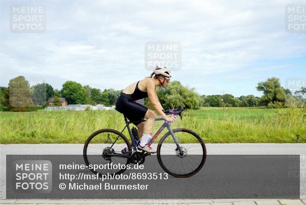 31.08.2025 - Elbe Triathlon Hamburg Michael Burmester http://msf.ph/oto/8693513 31.08.2025 11:18:19 Radfahren 1426, 1459, 1512, 1519 meine-sportfotos.de